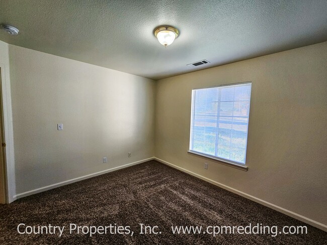 Building Photo - 3 Bedroom House on Cul-De-Sac Available Soon!
