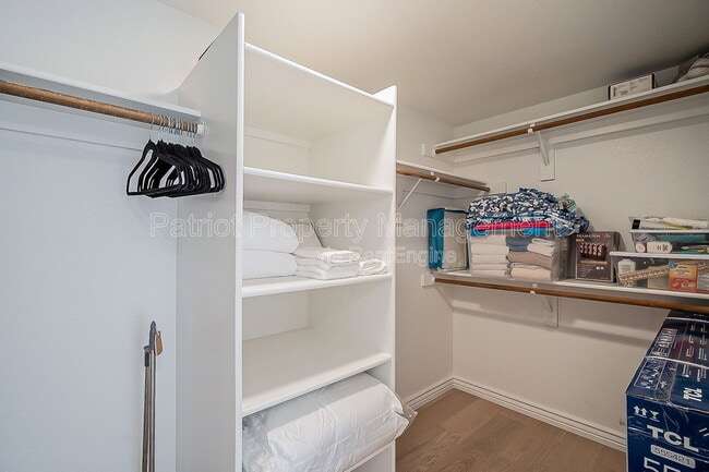 Building Photo - 10527 E Fanfol Ln