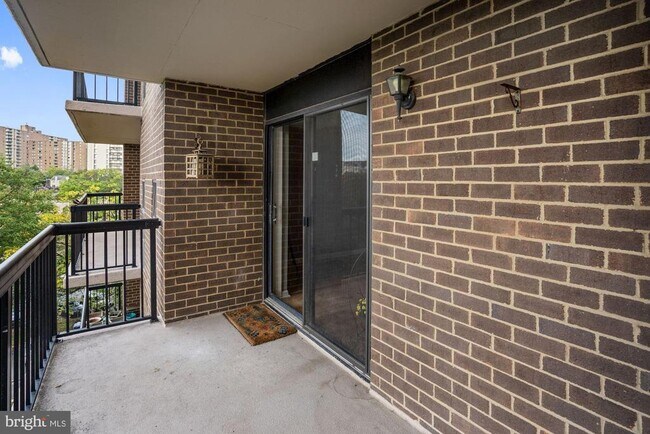 Building Photo - 200 N Pickett St