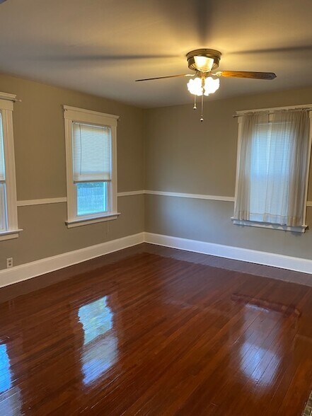 Dining Room - 381 Ward St