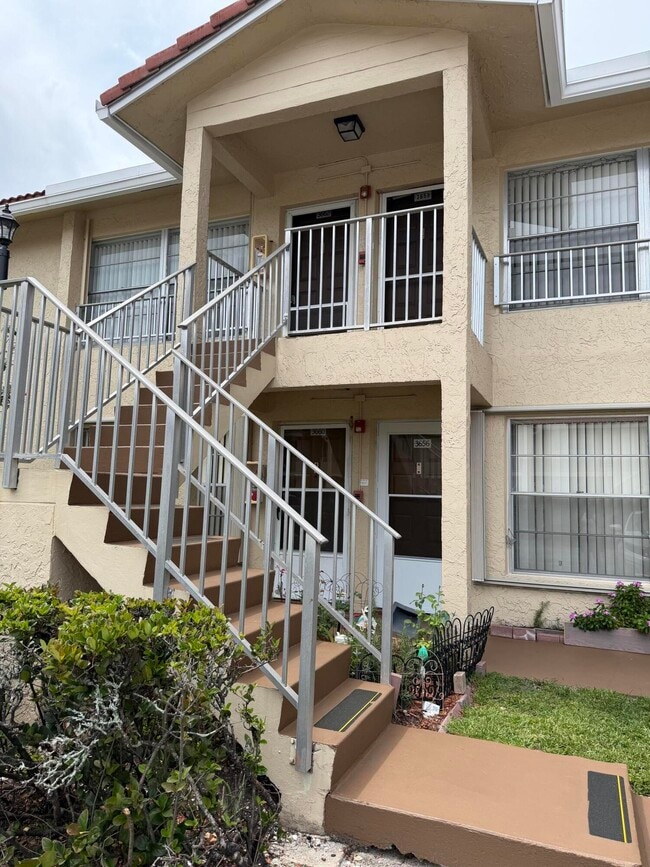 Building Photo - 3662 N University Dr