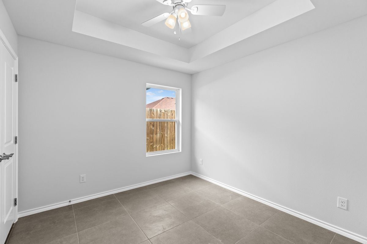 Building Photo - 664 Marrs Ave