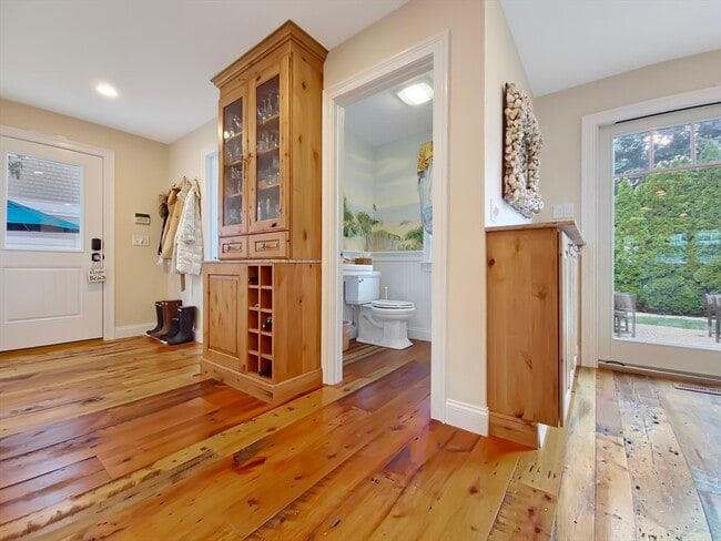 Building Photo - 111 Shore Dr