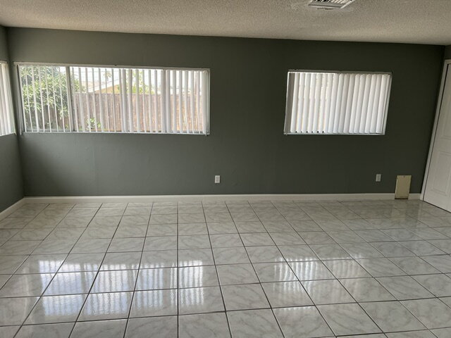 Building Photo - GREAT 3 BEDROOM HOME FOR RENT IN CLAIREMONT