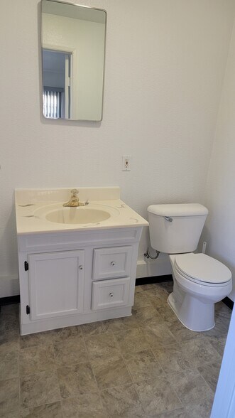 Building Photo - 2204 Aviation Way