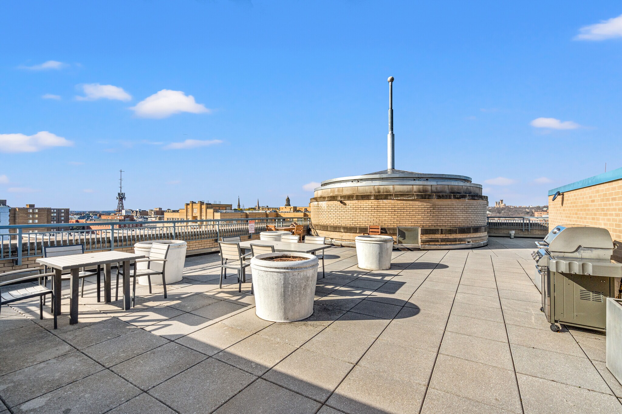 Rooftop - 1390 Kenyon St NW