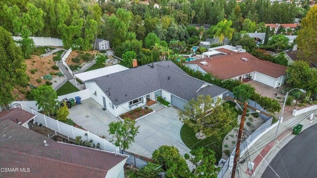 Building Photo - 23353 Balmoral Ln