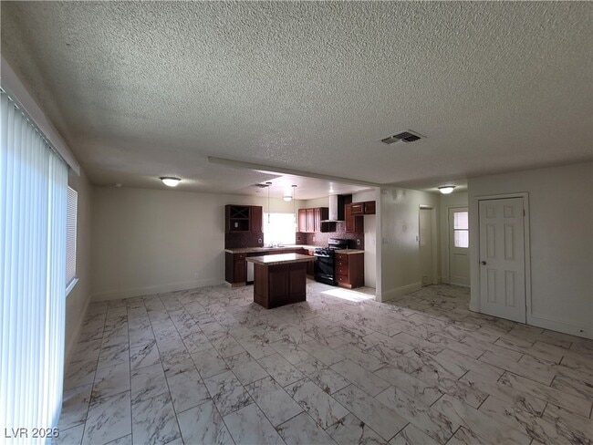 Building Photo - 3908 Montebello Ave