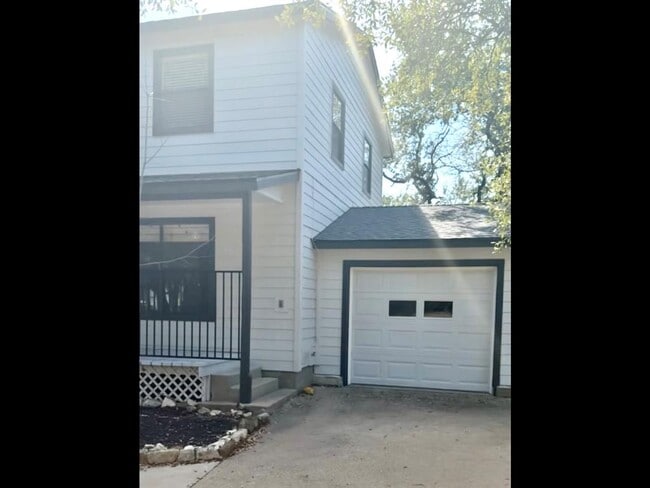 Building Photo - 15205 Cavalier Canyon Dr