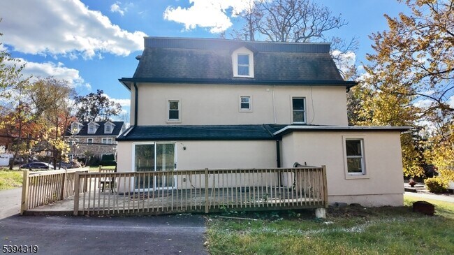 Building Photo - 236 W Mt Pleasant Ave