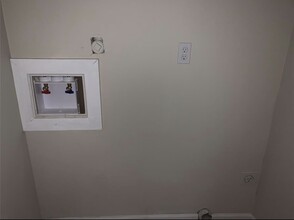 Building Photo - 324 Delaware St