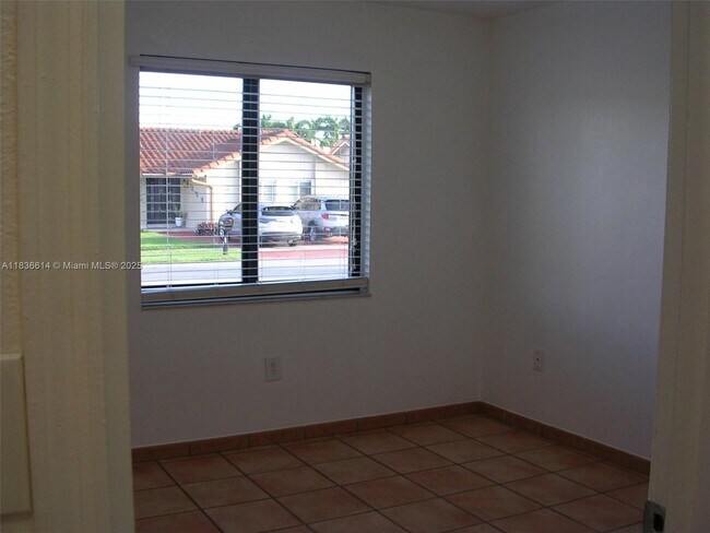 Building Photo - 14765 Kendale Lakes Blvd