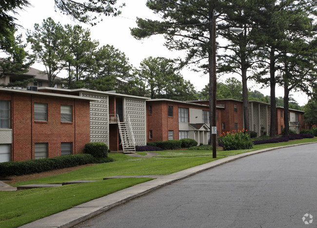 Building Photo - Lenox Woods