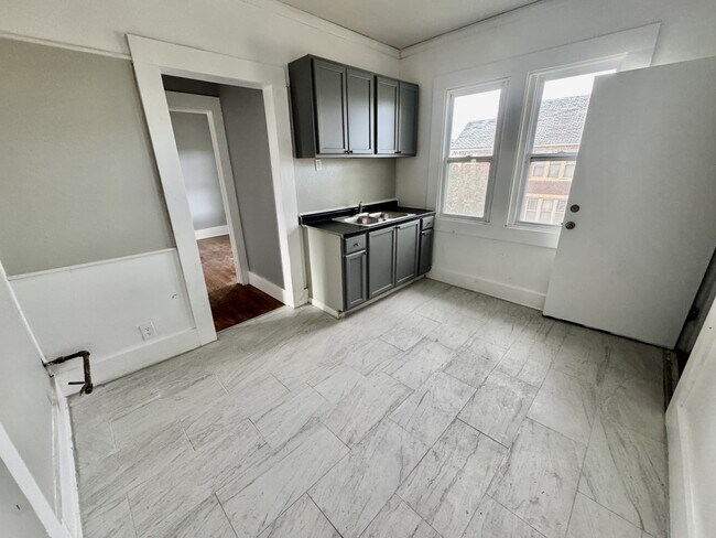 Building Photo - 8790 Kimberly Ct