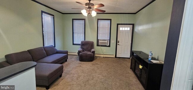 Building Photo - 305 Haven St