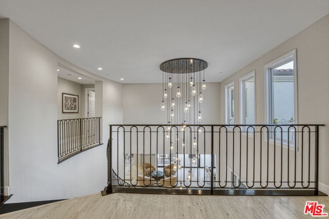 Building Photo - 20124 Piccadilly Ln