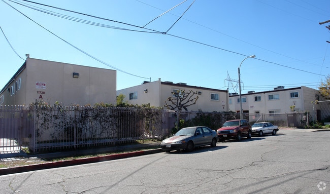 Building Photo - Simpson Arbor