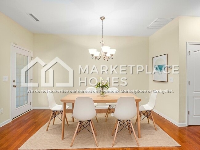 Building Photo - 533 Panorama Park Pl