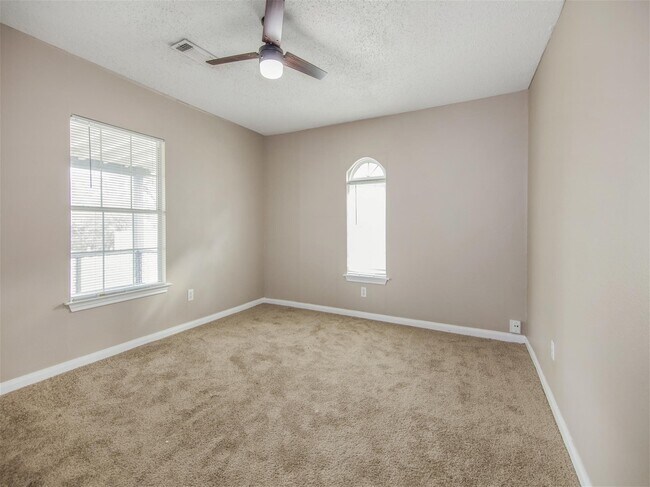 Building Photo - 5108 Clay St