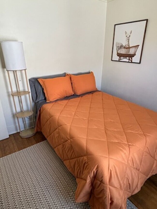 Building Photo - 307 9th St