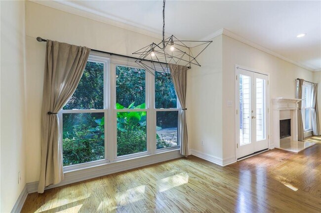 Building Photo - 1167 Druid Walk