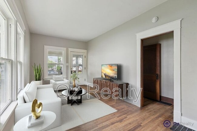 Building Photo - 2027 Berkshire Pl
