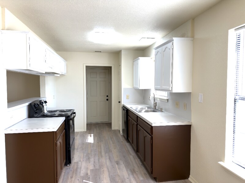 Building Photo - 9364 S 93rd E Ave