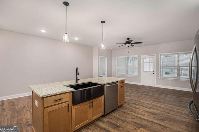 Building Photo - 138 Crestpoint Rd