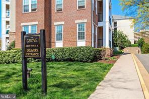 Building Photo - 2055 26th St S