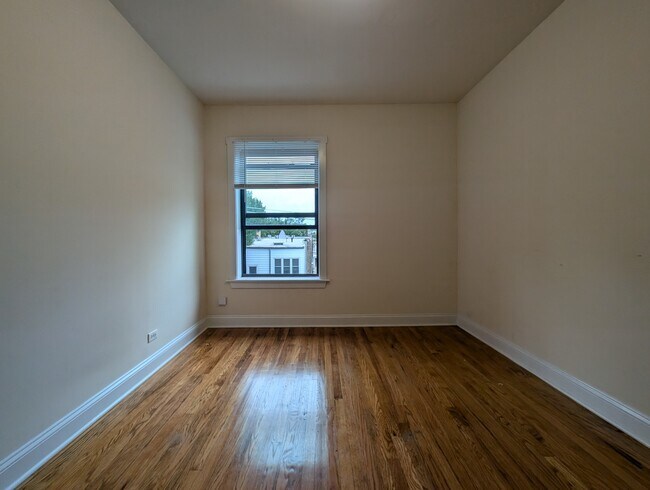 Building Photo - 2617 N Spaulding Ave