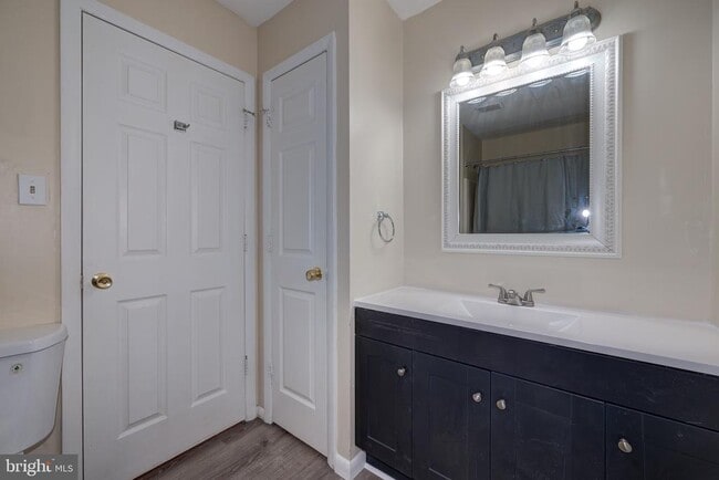 Building Photo - 5 Ford Ln