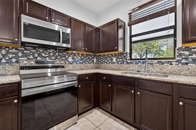 Building Photo - 11561 SW 232nd Ln