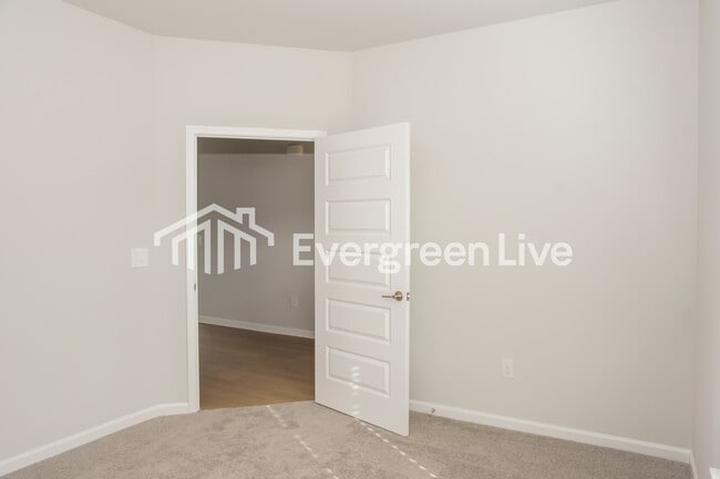 Building Photo - 28599 Halford Dr