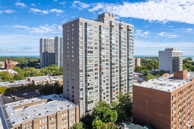 Building Photo - 720 W Gordon Terrace