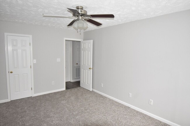 Building Photo - 6313 Applewhite Rd