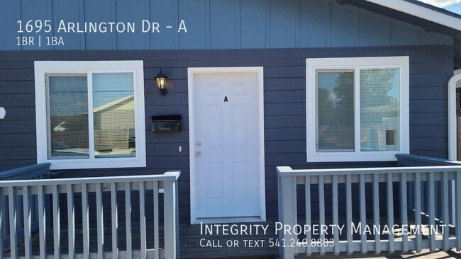 Building Photo - 1695 Arlington Dr