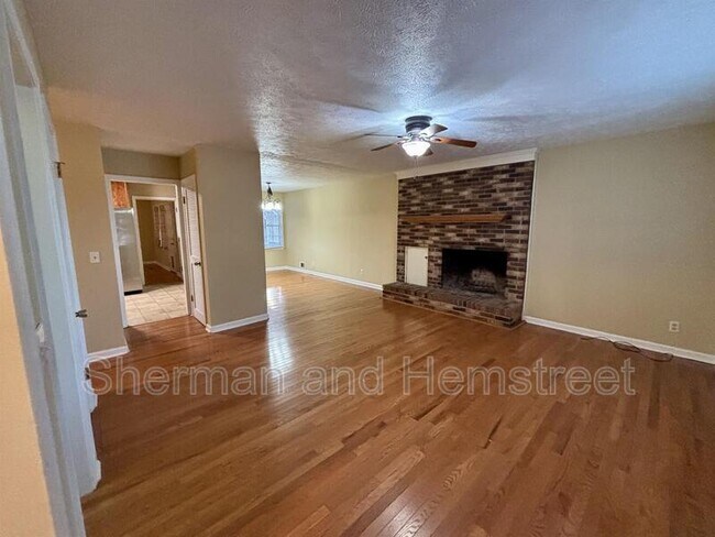 Building Photo - 1113 Highview Ave