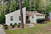 Building Photo - 2979 Marsh Ln SW