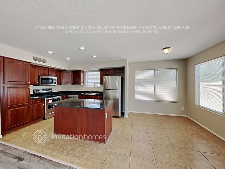 Building Photo - 4614 W Valencia Dr