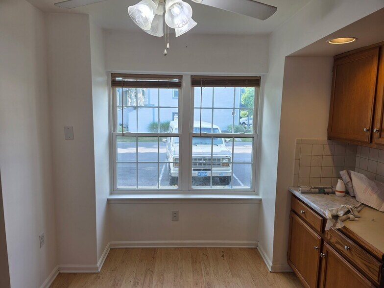 Building Photo - 131 Freedom Ct