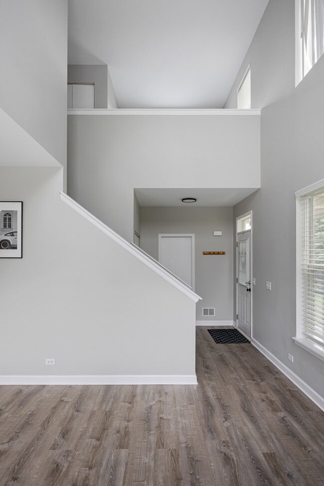 Building Photo - 2253 Sunrise Cir