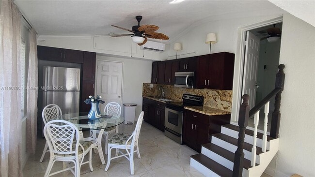 Building Photo - 3221 NE 7th St