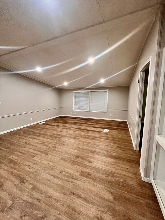 Building Photo - 26950 Hondo Cir