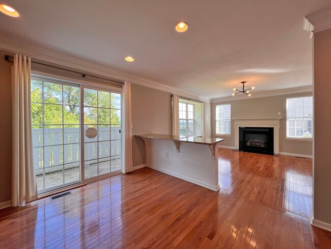 Building Photo - 4170 Bunker Hill Dr N