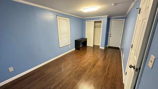 Building Photo - 324 Fuller Rd