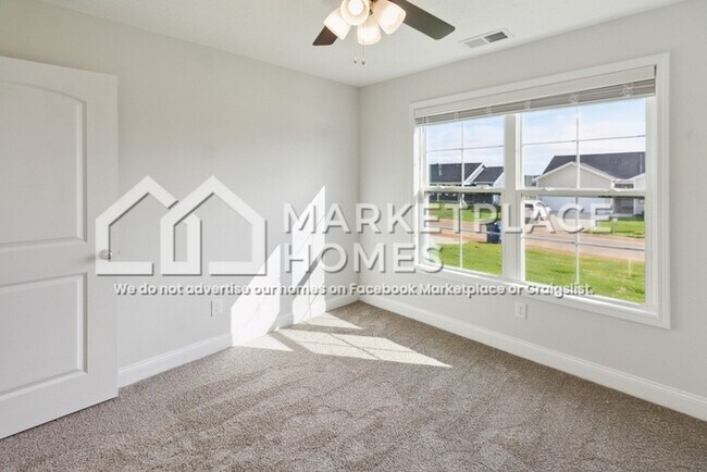 Building Photo - 441 Deluth Dr