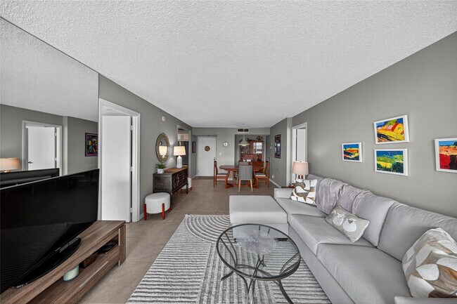 Building Photo - 531 N Ocean Blvd