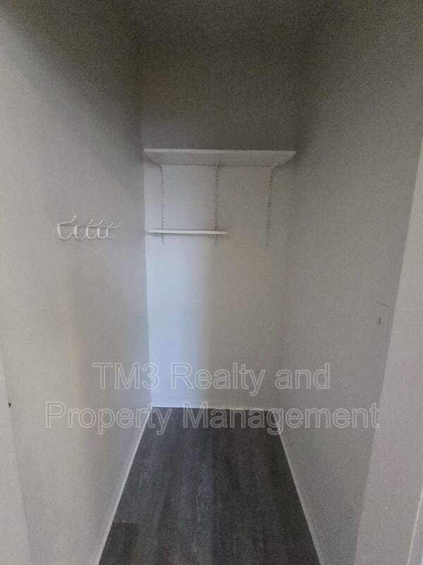 Building Photo - 819 N 9th St