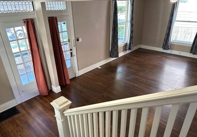 Building Photo - Gorgeous 4 Bedroom Home Now Available!!