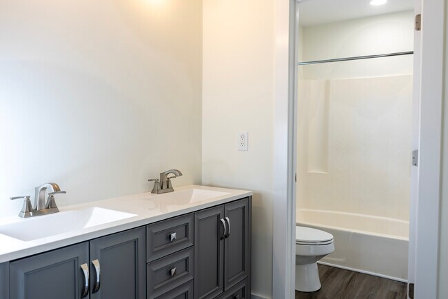Building Photo - 5201 Sunset Trail